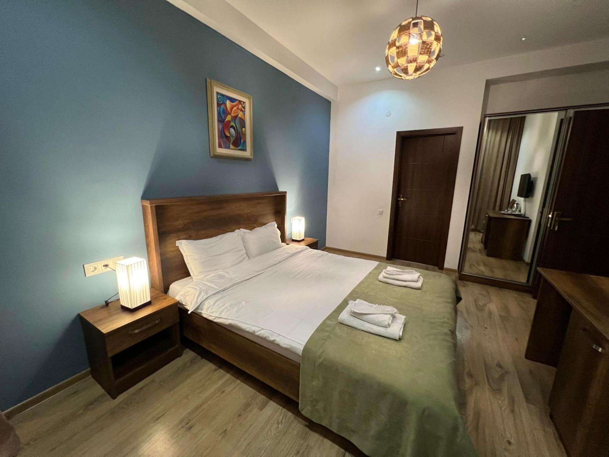 Hotel King Tom Tbilisi Exterior photo