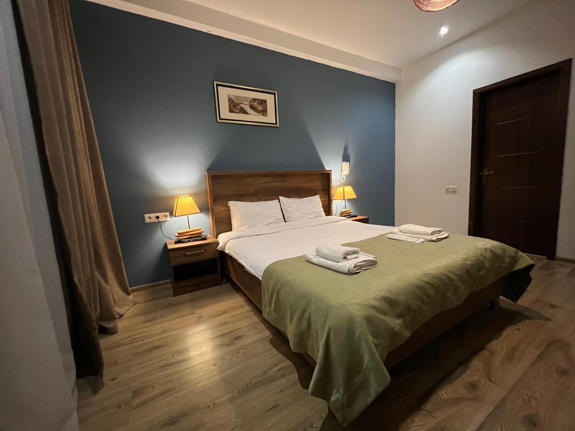 Hotel King Tom Tbilisi Exterior photo