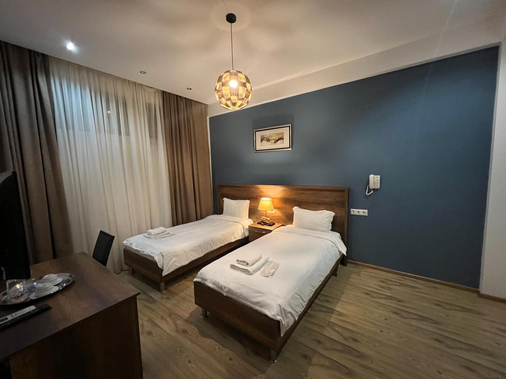 Hotel King Tom Tbilisi Exterior photo