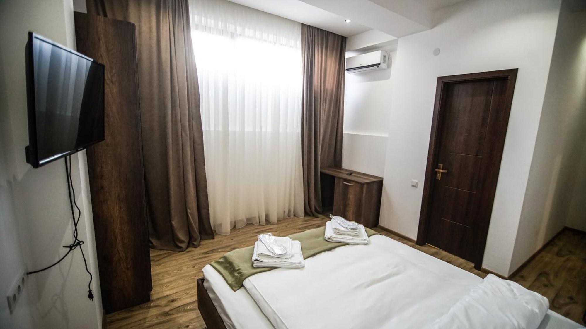 Hotel King Tom Tbilisi Exterior photo