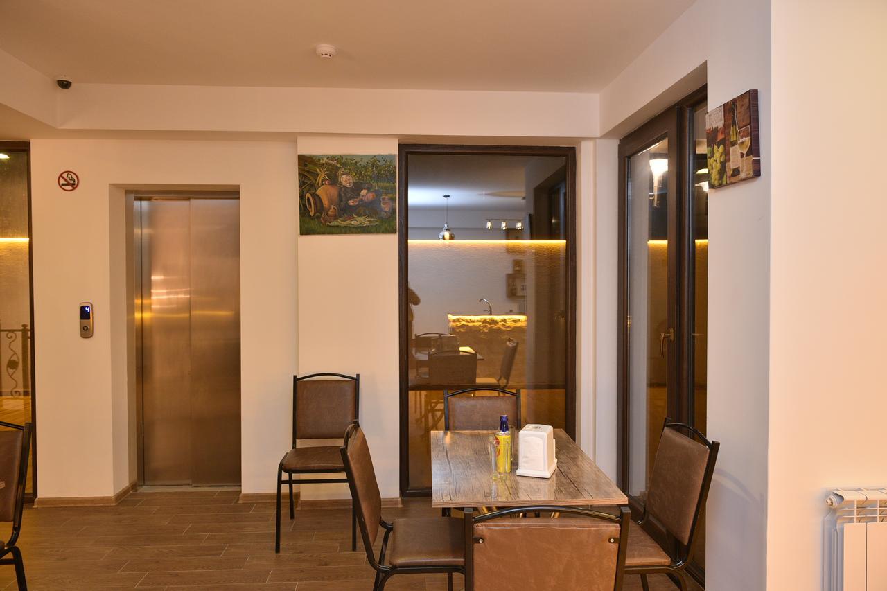 Hotel King Tom Tbilisi Exterior photo